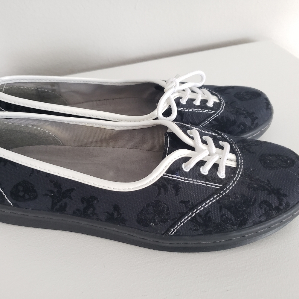 Dr. Martens AirWair Canvas Velvet Skull Flats 💀